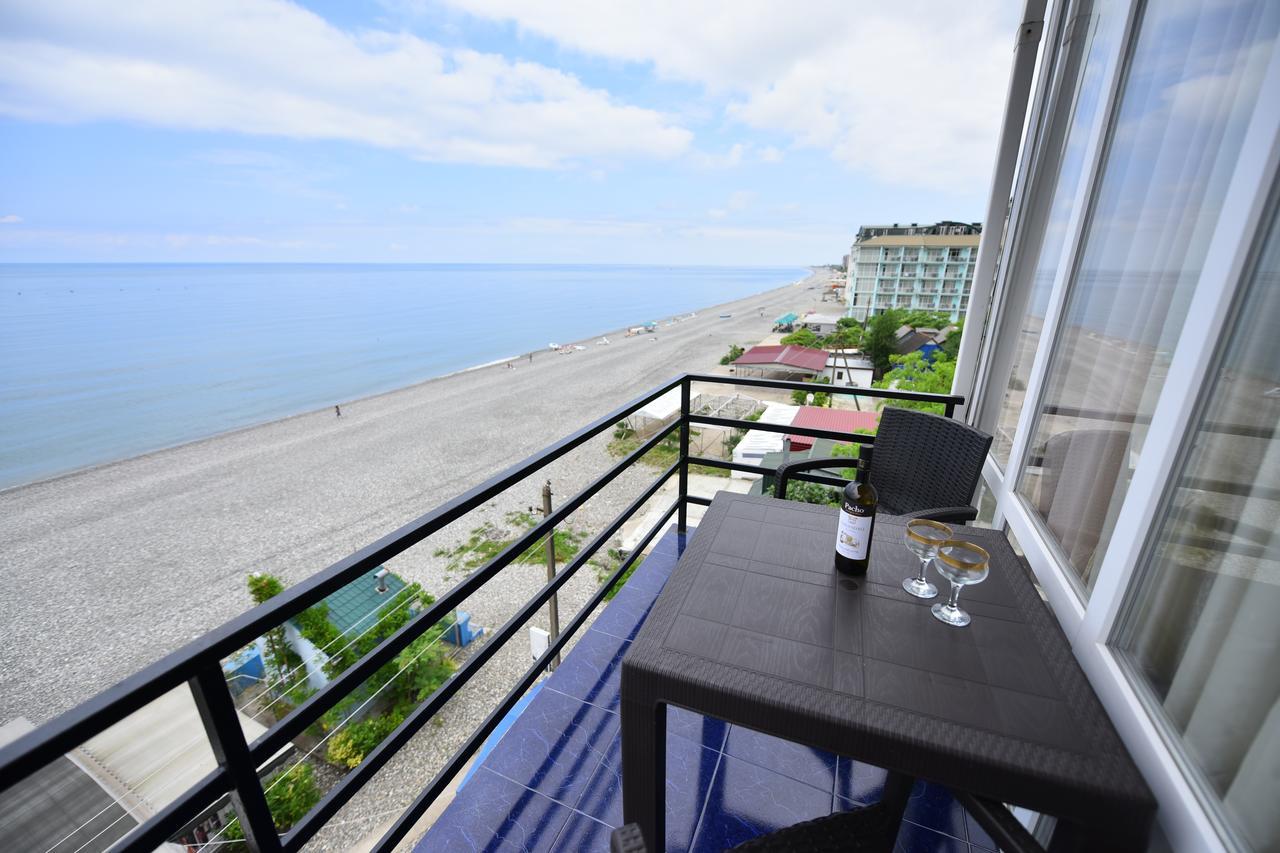 Hotel Lazuri In Kvariati Exterior photo
